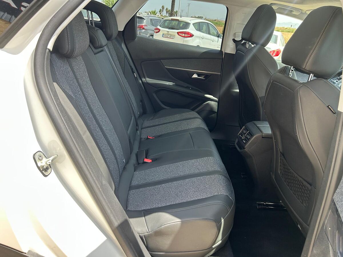 PEUGEOT 3008 ALLURE 1.6 PHEV HYBRID AUTO SPANISH LHD IN SPAIN 81000 MILES 2020